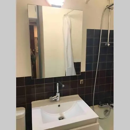 Studio Avec Balcon Et Place De Parking T596 *